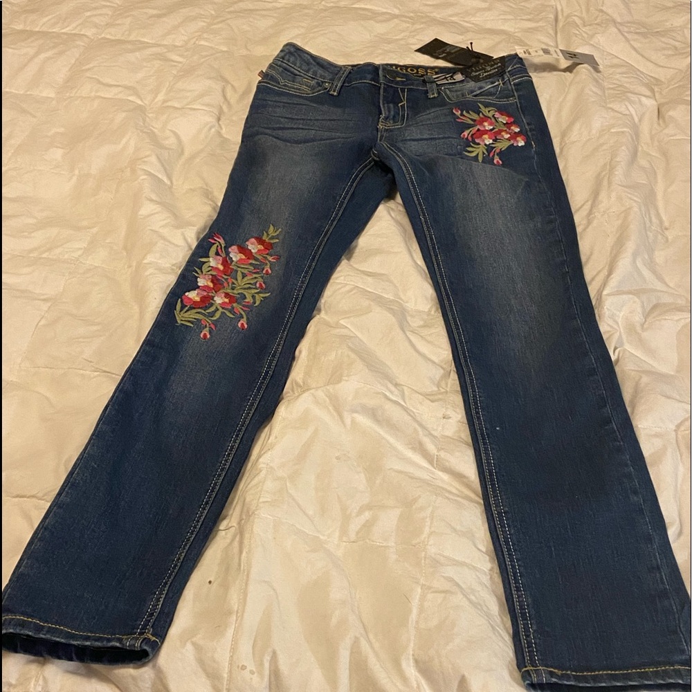New with tags Girls embroidered skinny jeans